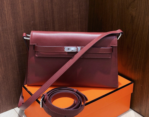 Classic Cowhide Multi-Wear Underarm Baguette Shoulder Bag